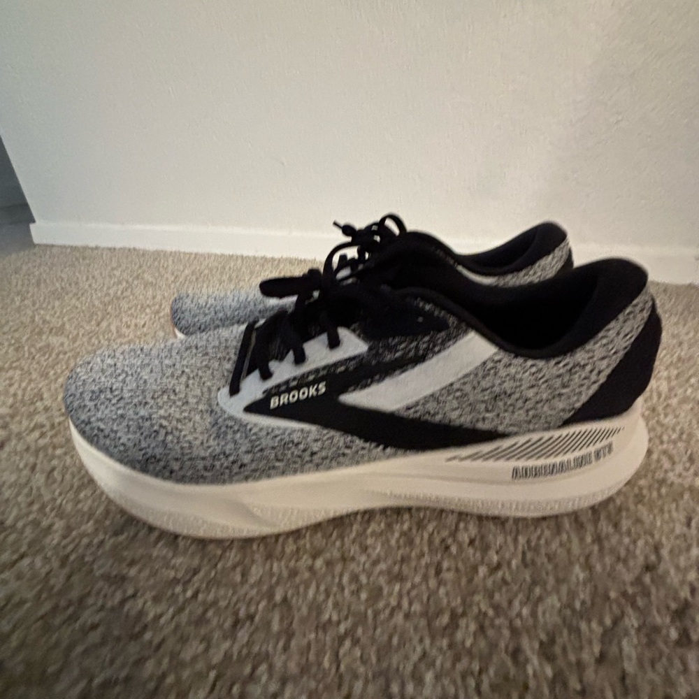 Brooks Adrenaline GTS 24 Men's Athletic Shoes - Black and Gray - Picture 4 of 6